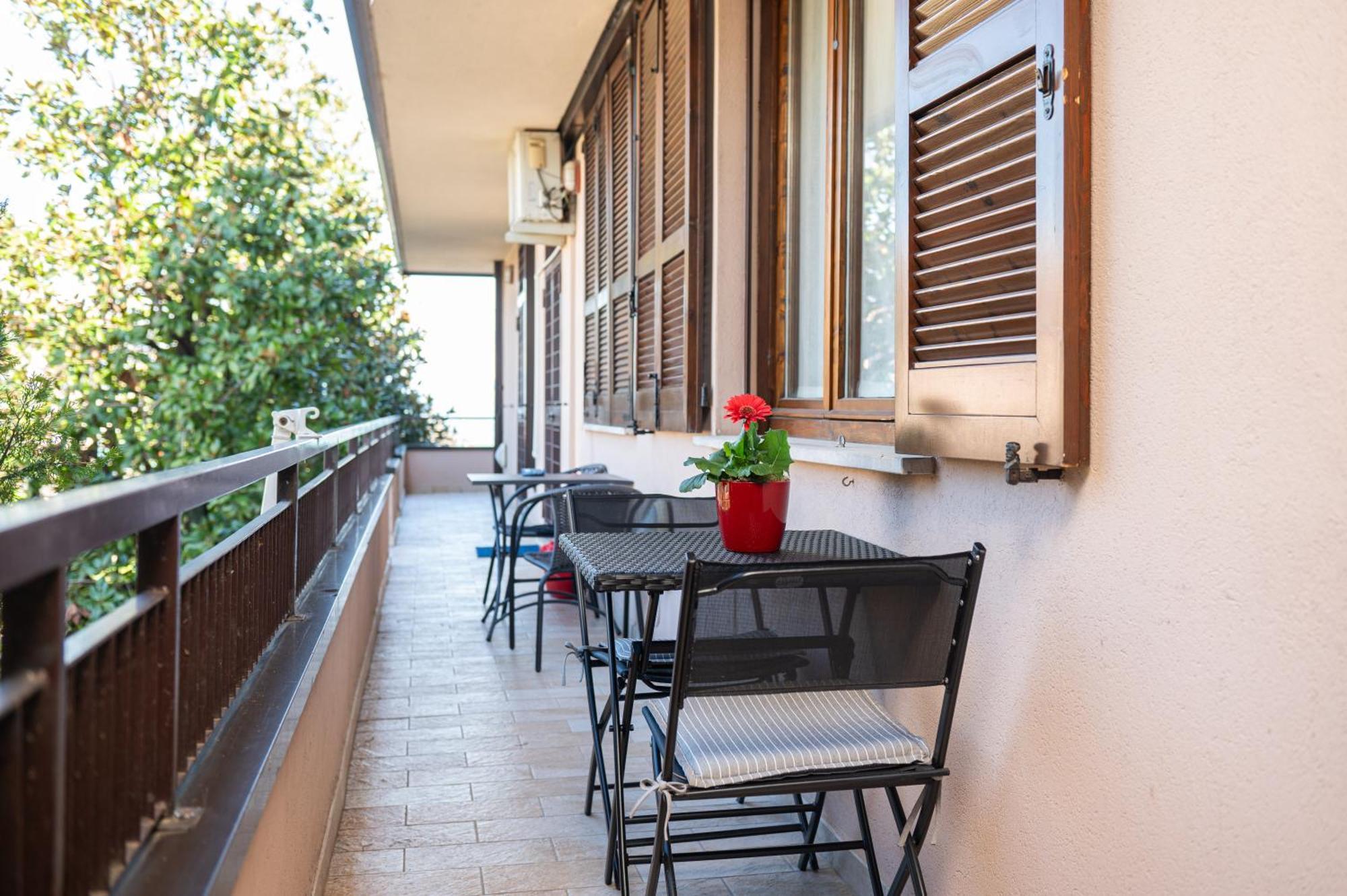 Casa Lugana 9 - Monolocale Con Piscina Fronte Lago Σιρμιόνε Εξωτερικό φωτογραφία